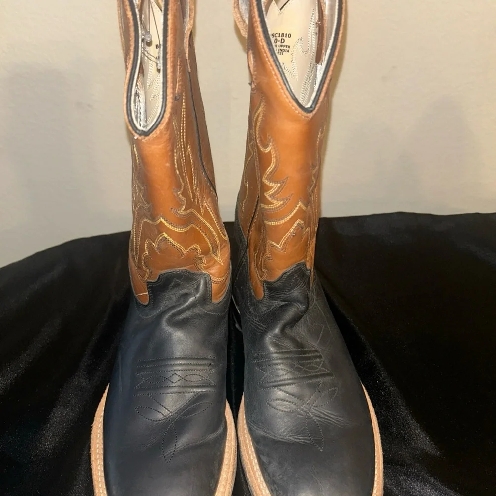 Cody James Black and Brown Cowboy Boots Size 6 - Picture 1 of 12